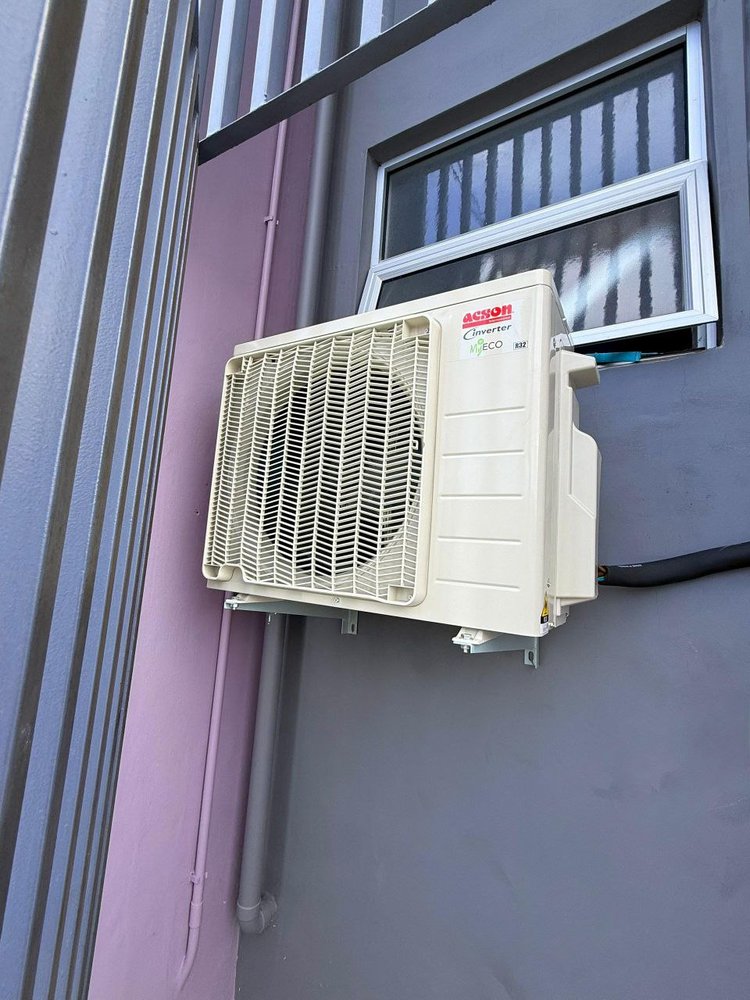 Unit luaran aircond Acson inverter siap dipasang